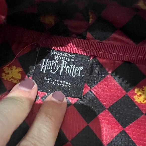 Universal Studios Harry Potter- Gryffindor Backpack - Picture 7 of 11